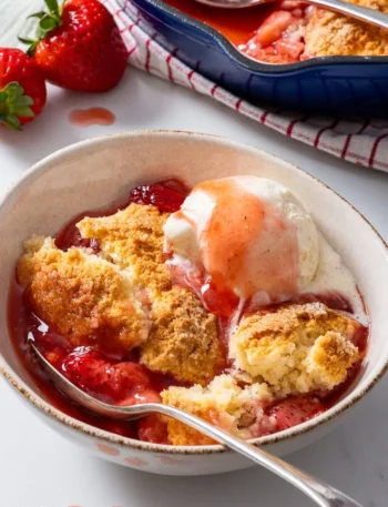 Gluten-Free-Strawberry-Cobbler